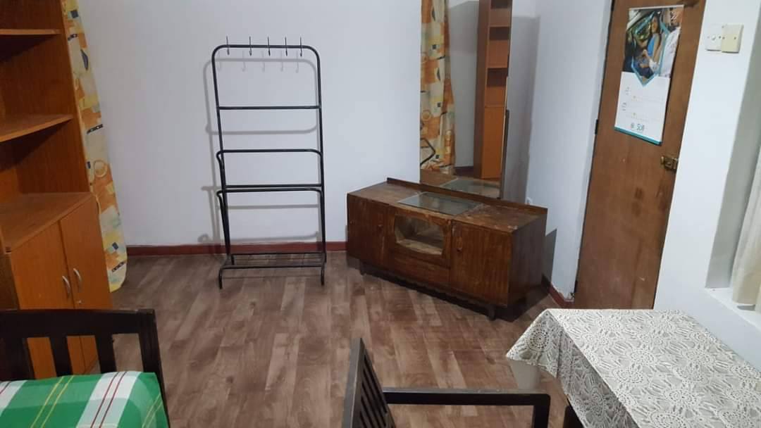 Room available for a working lady at Ethul Kotte, with all facilities including parking