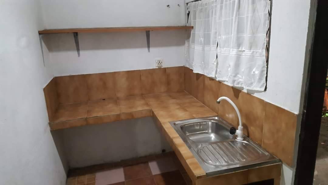 Room available for a working lady at Ethul Kotte, with all facilities including parking