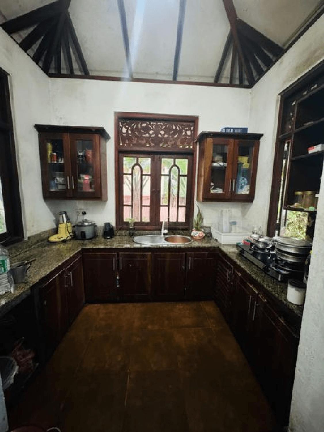 කිරිබත්ගො කවුදඩ මහරහංදියට නුදුරින් අගනා තෙමහල් නිවසක් විකිණීමට