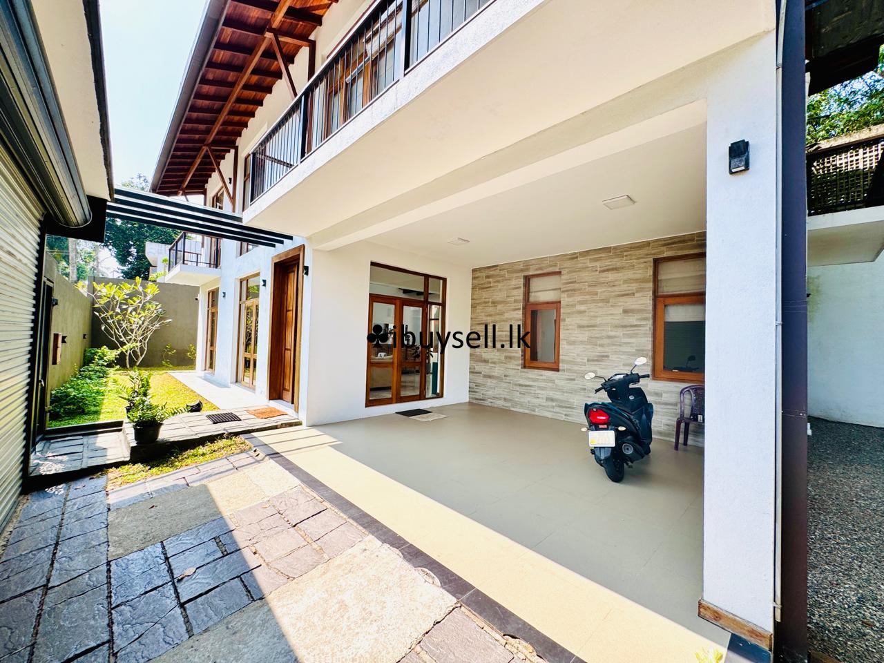 Luxurious  Home for Sale – Thalawathugoda