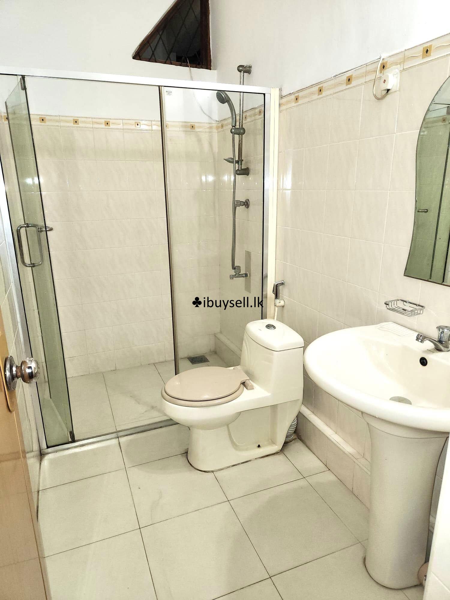 NUGEGODA RATHTHANAPITIYA LUXURY 3 STOREY HOUSE FOR SALE