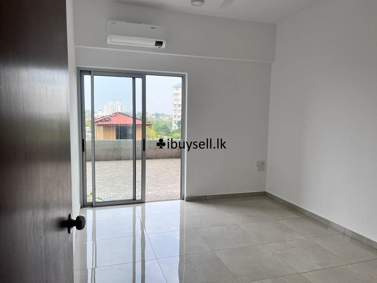 Luxury brand new apartment for sale in Rajagirya