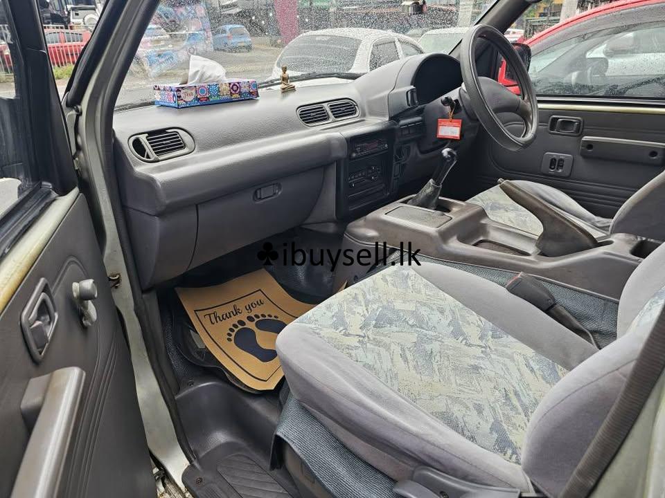 Nissan SERENA For Sale!