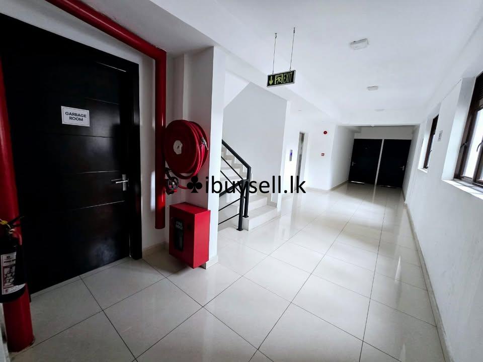 Luxury Apartment For Sale in Temples Road, Mt Lavinia.