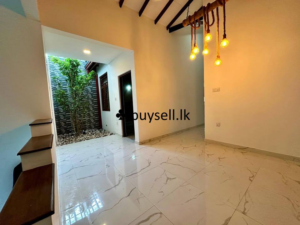 House for sale in Athurugiriya