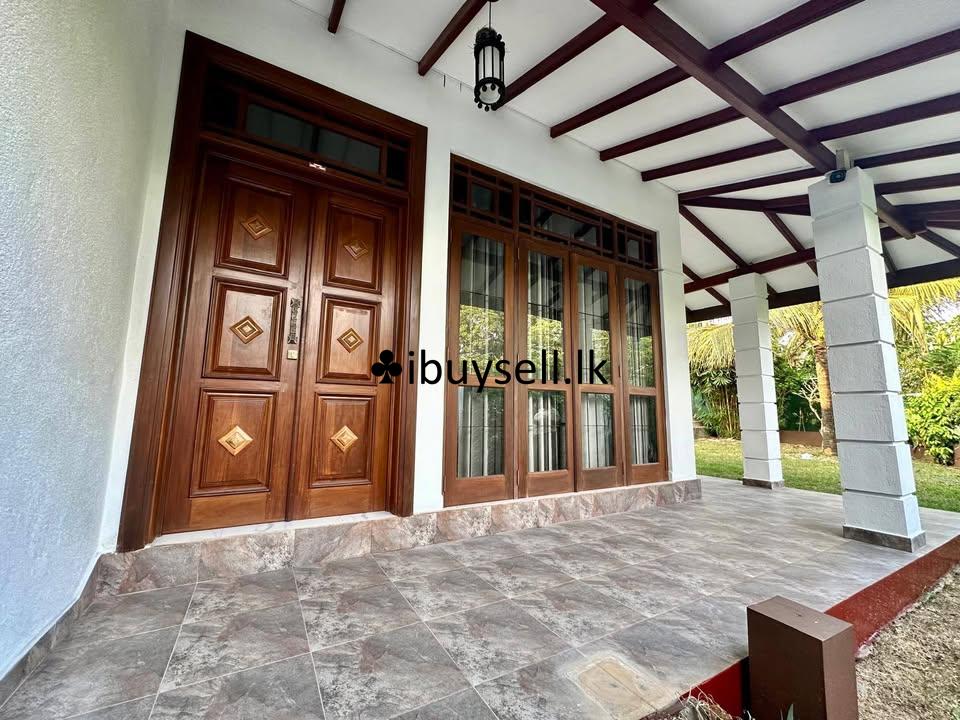 House for sale in Athurugiriya