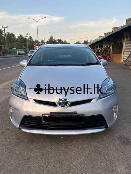 Toyota Prius Cars for Rent – self-drive in colombo