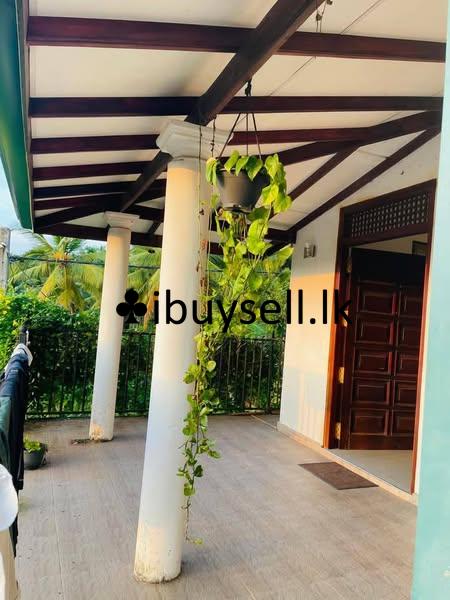 Upstair House for Rent in Athurugiriya (697 bus route )for Couple