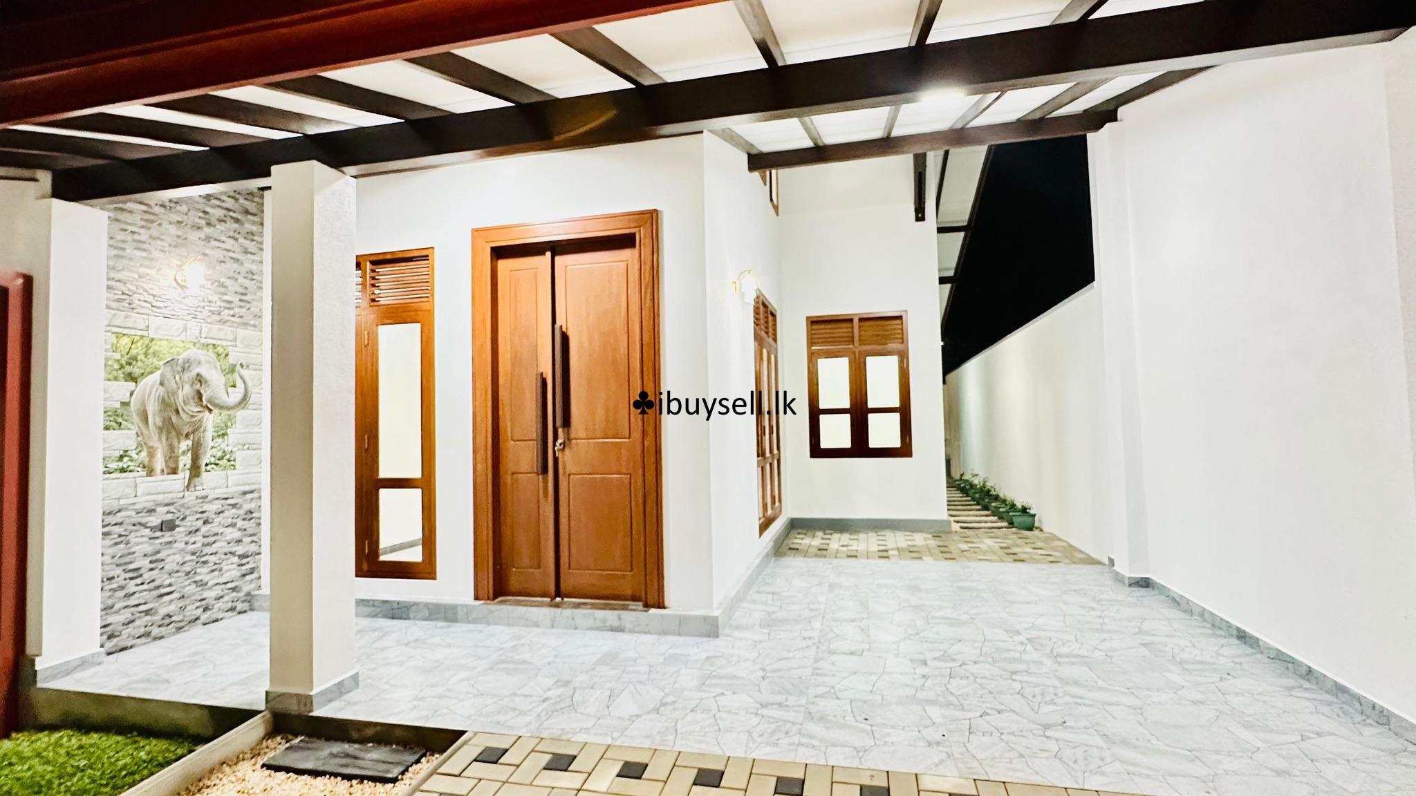 House for Sale – Athurugiriya