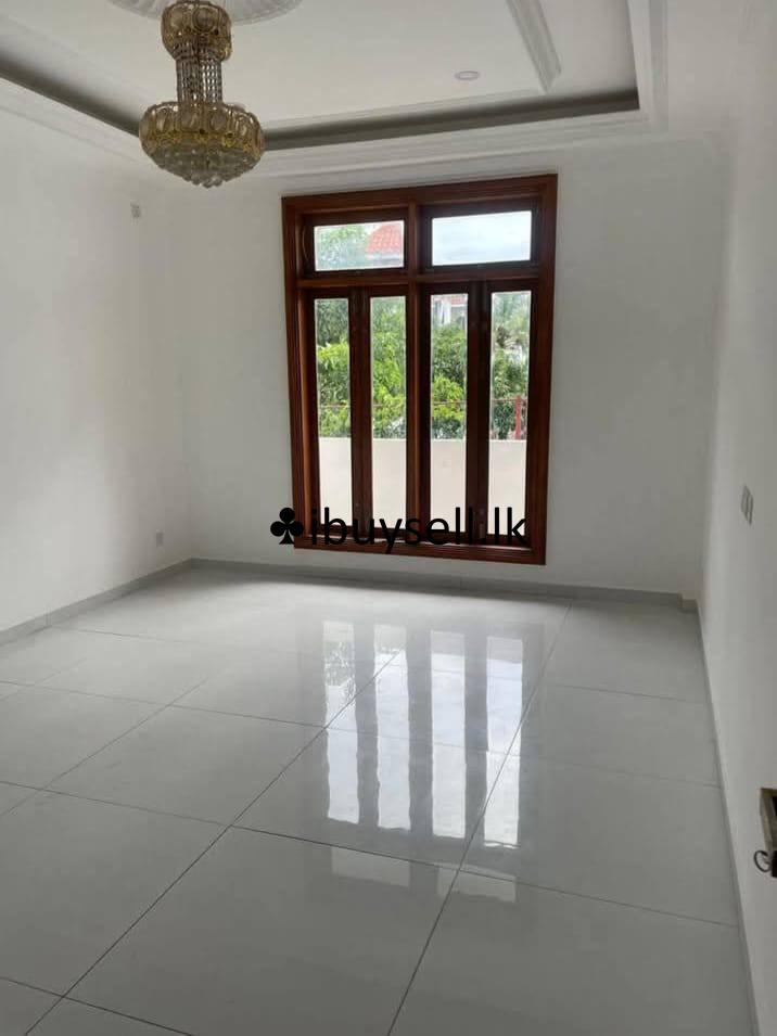 Modern 7.5 perches land with house for sale -Kadawatha