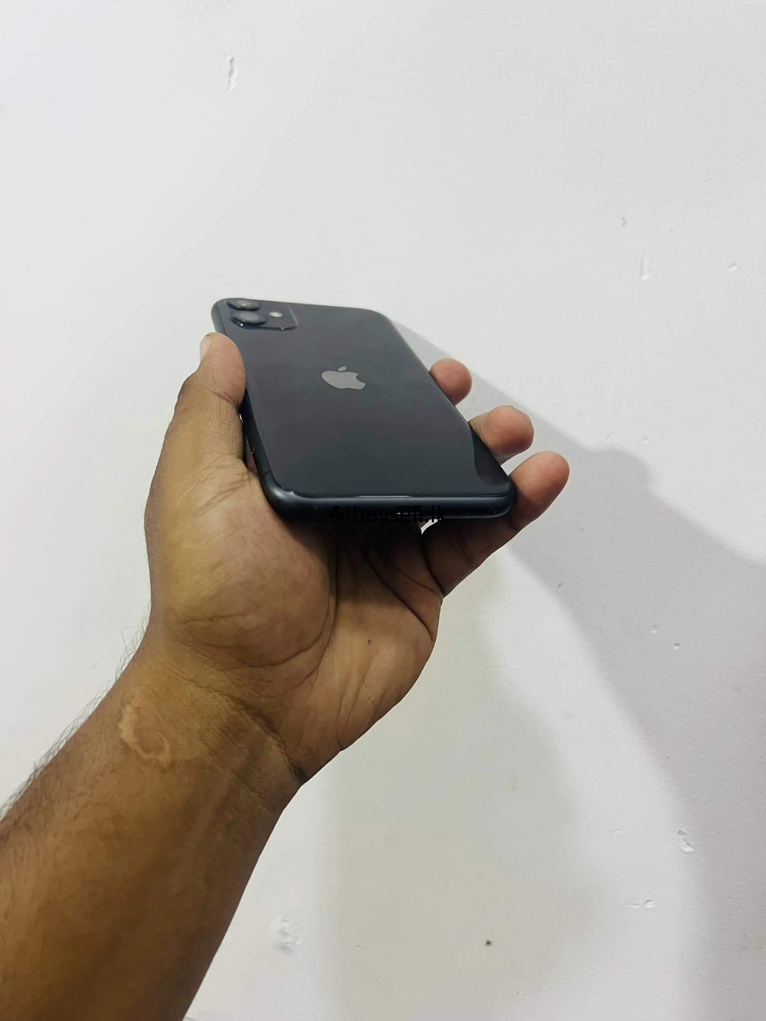 Iphone 11 phone for sale -Kaluthara