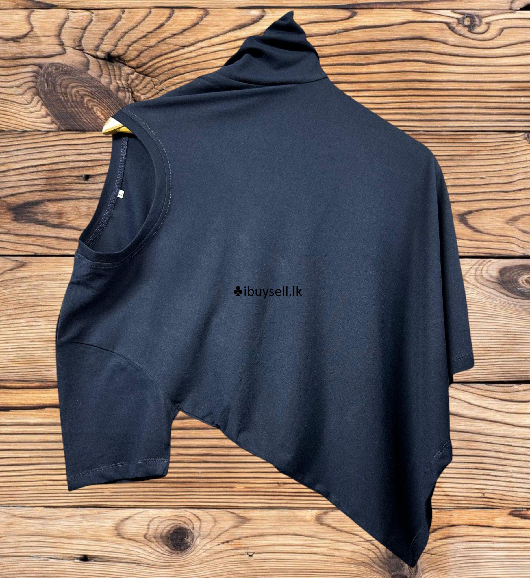 Unisex Crew Neck T-shirt – Ulahitiwala, Malwana