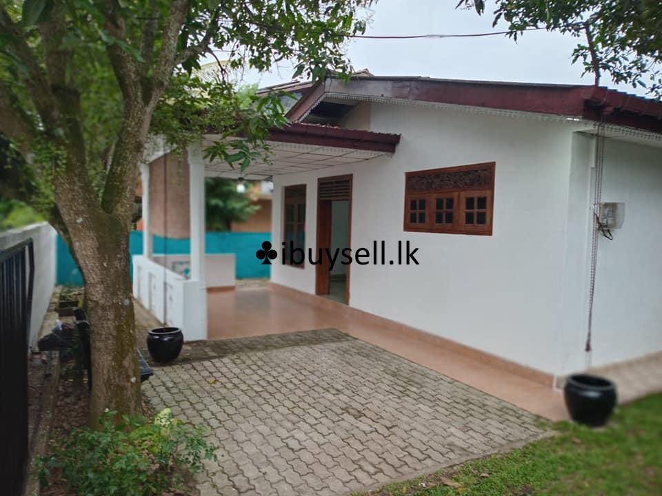 House for sale -Piliyandala