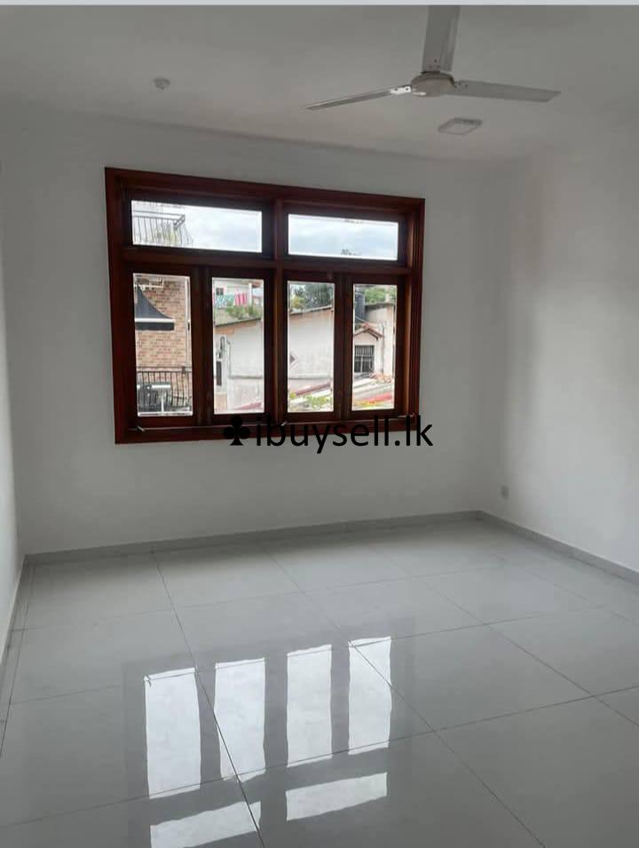 Modern 7.5 perches land with house for sale -Kadawatha