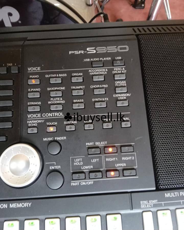 Yamaha psr S 950 keyboard FOR SALE
