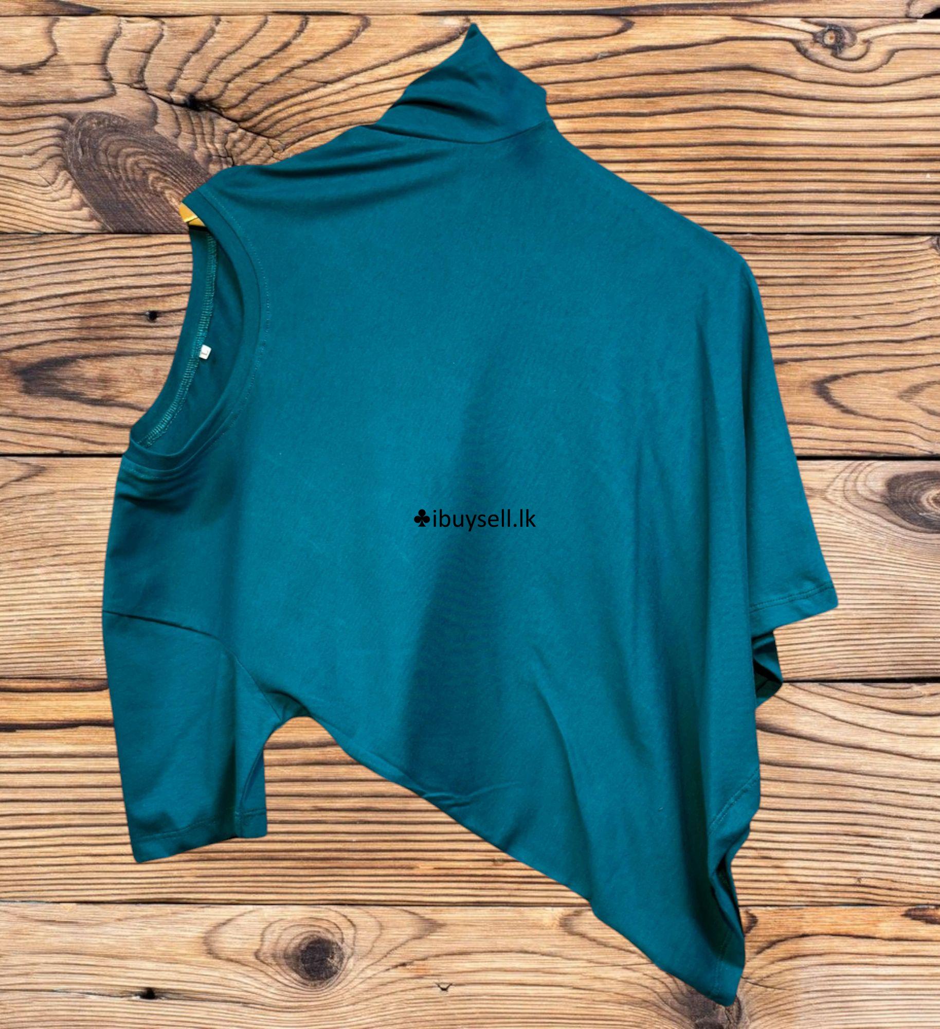 Unisex Crew Neck T-shirt – Ulahitiwala, Malwana