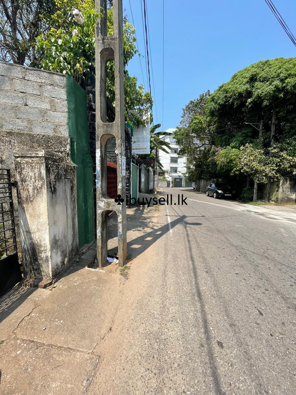 6 roomed House for rent at Station Road, Mount Lavinia