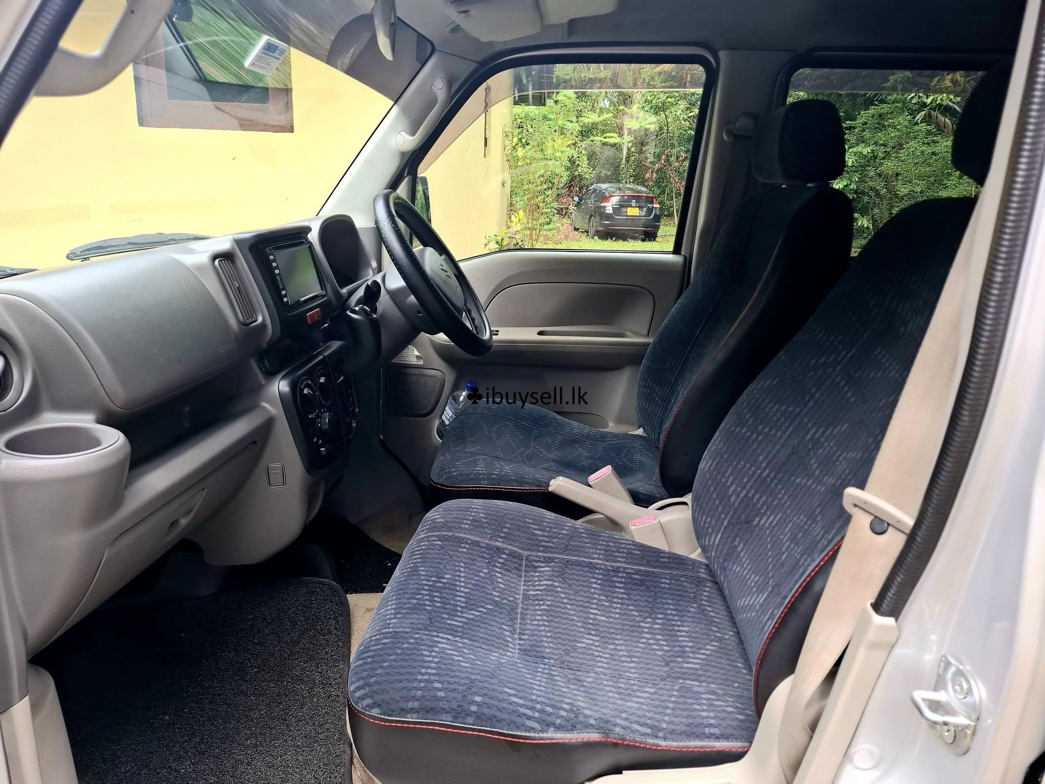 Rent A Car Suzuki Every – Ganemulla