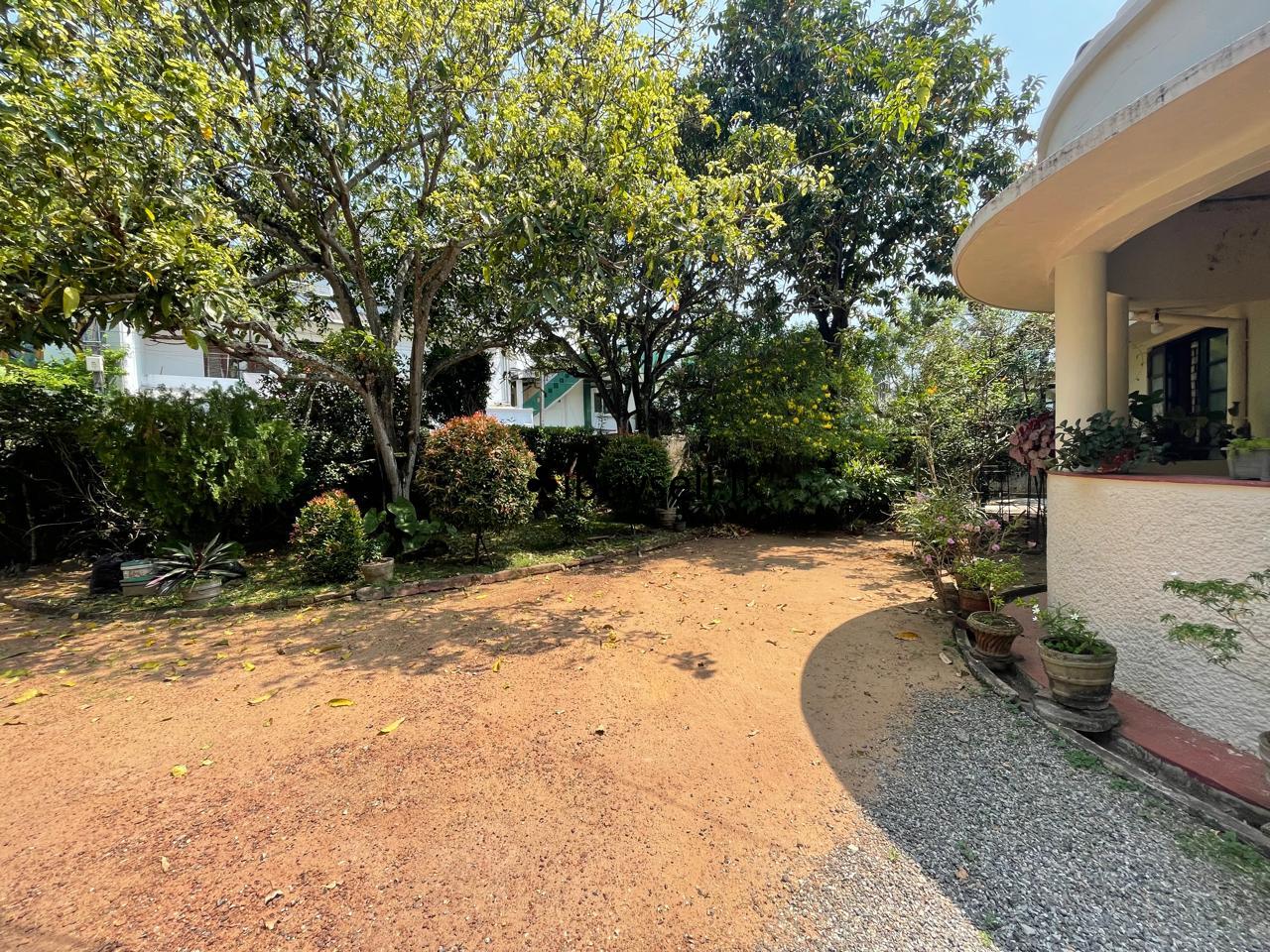 6 roomed House for rent at Station Road, Mount Lavinia