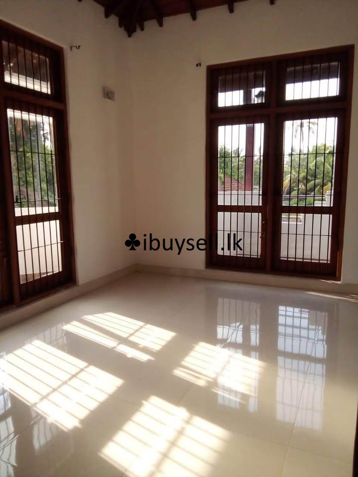House for Sale – Ja ela, Kapuwaththa