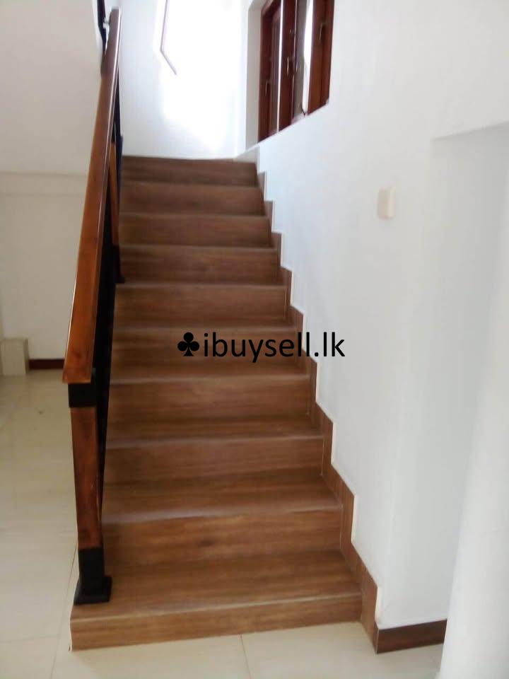 House for Sale – Ja ela, Kapuwaththa