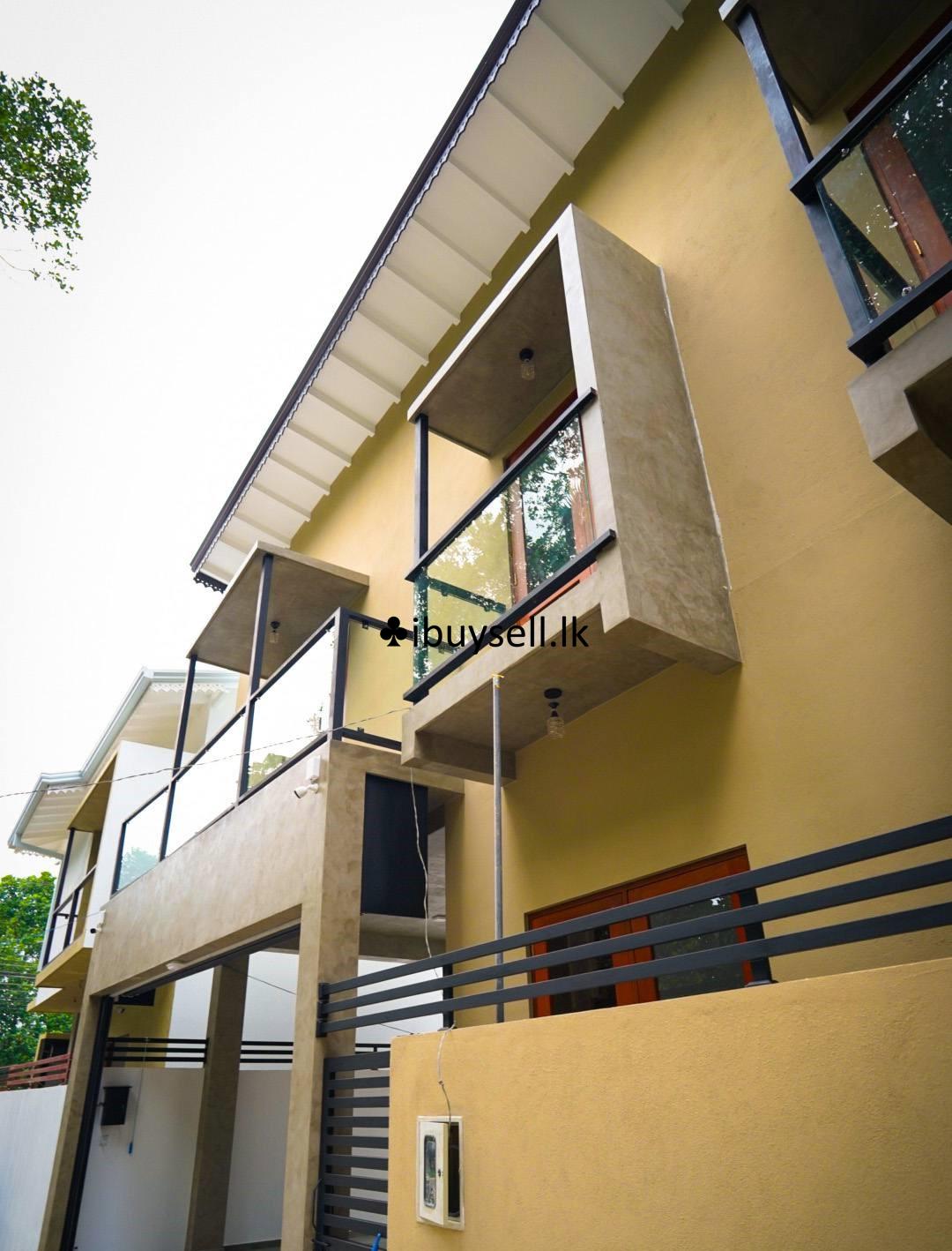 Brand New Luxury Three Story House For Sale In  Kesbewa