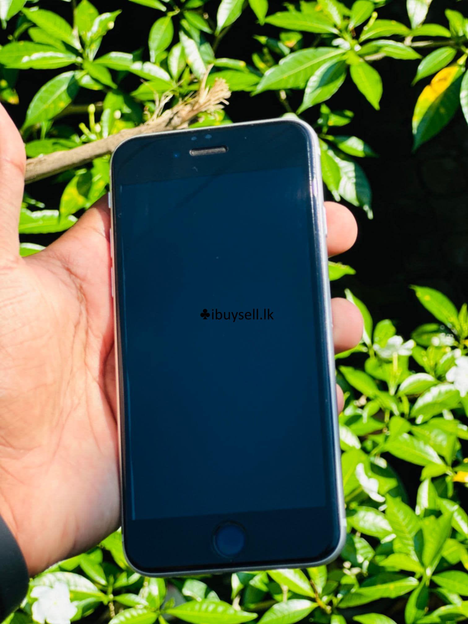 iPhone SE 2 phone for sale -Mulleriyawa