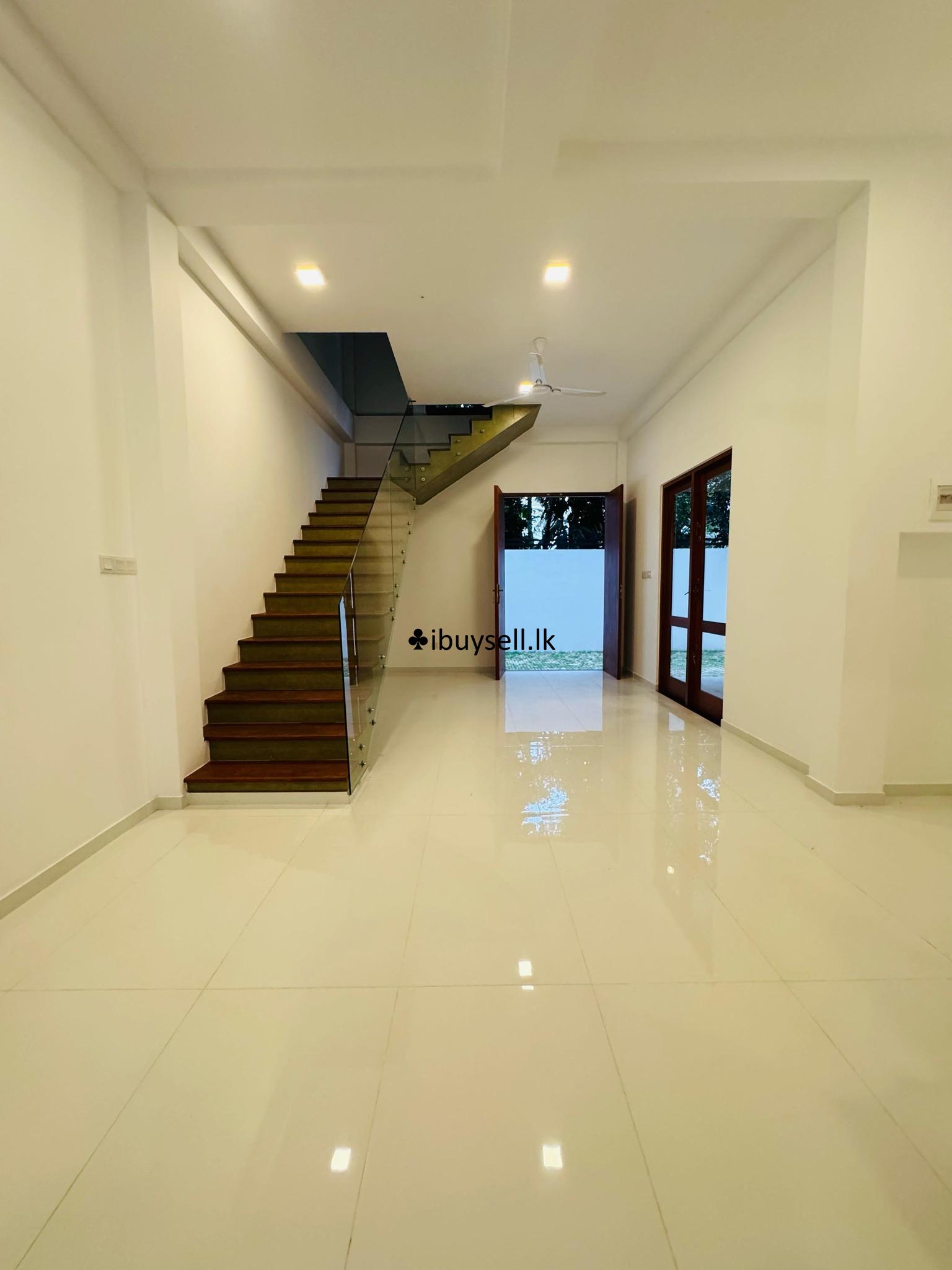 Brand New Luxury Three Story House For Sale In  Kesbewa