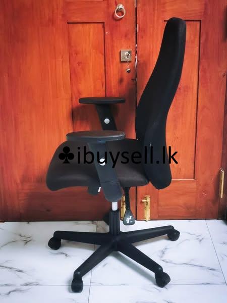 High-quality American office chairs for sale!