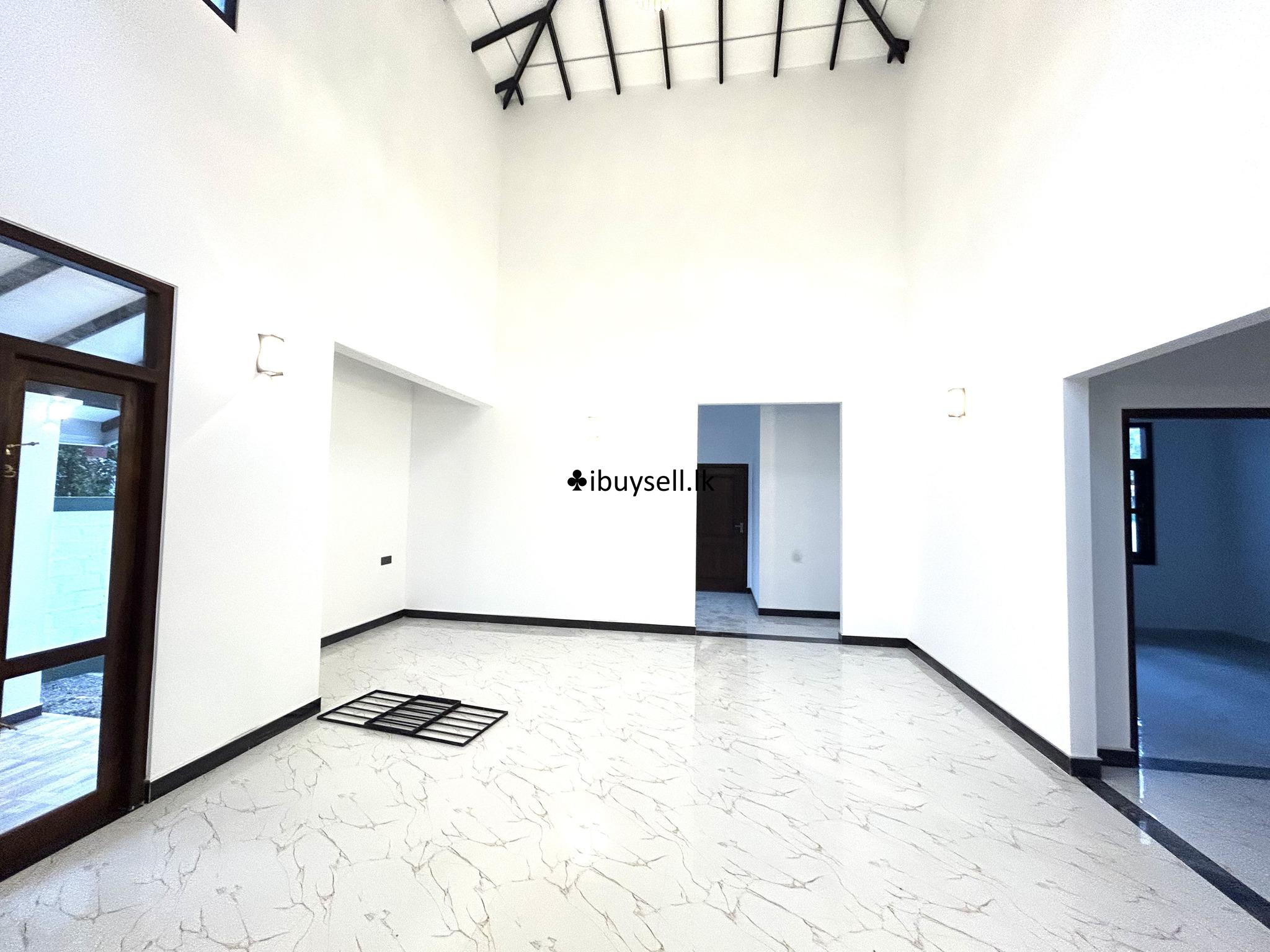 Brand new luxury  house sale in negombo kandawala