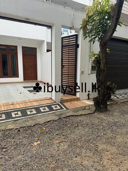 House for sale in Dehiwala
