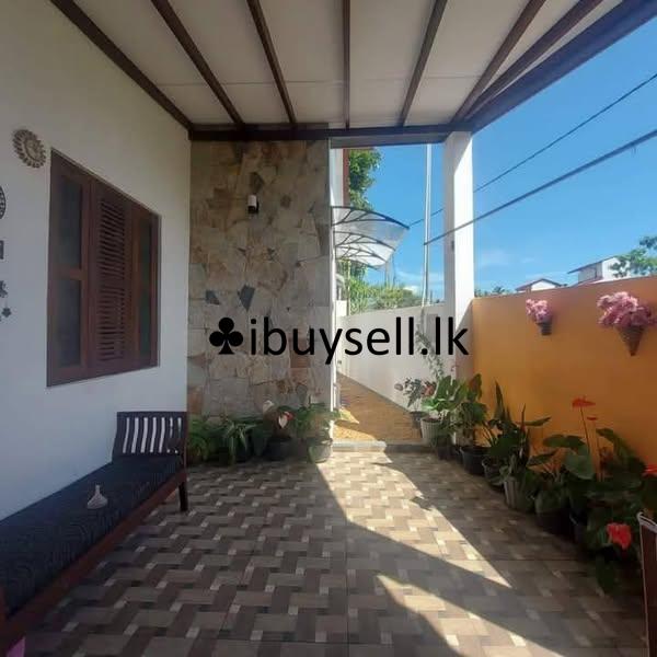 House for sale in Galwarusawa Road , Athurugiriya