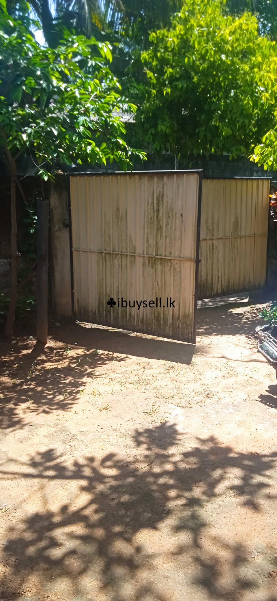 Land & House for sale in Kalaniya